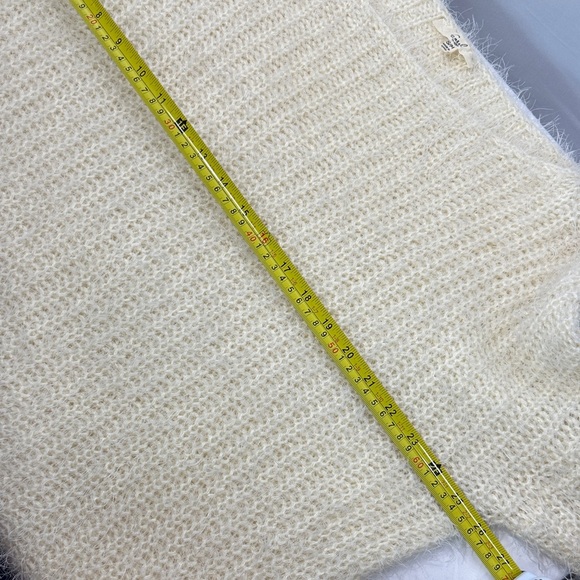 Easel Los Angeles Ivory Fuzzy Knit Oversized Sweater Sz S/M Soft Cozy Pullover - Picture 5 of 7